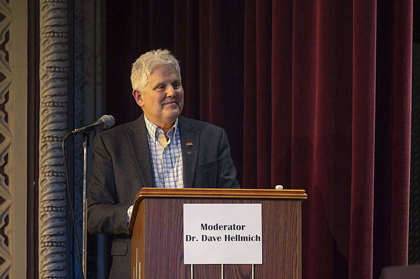 SVCC President Dave Hellmich acts as moderator Tuesday, March 18, 2025, for the Dixon candidate forum.