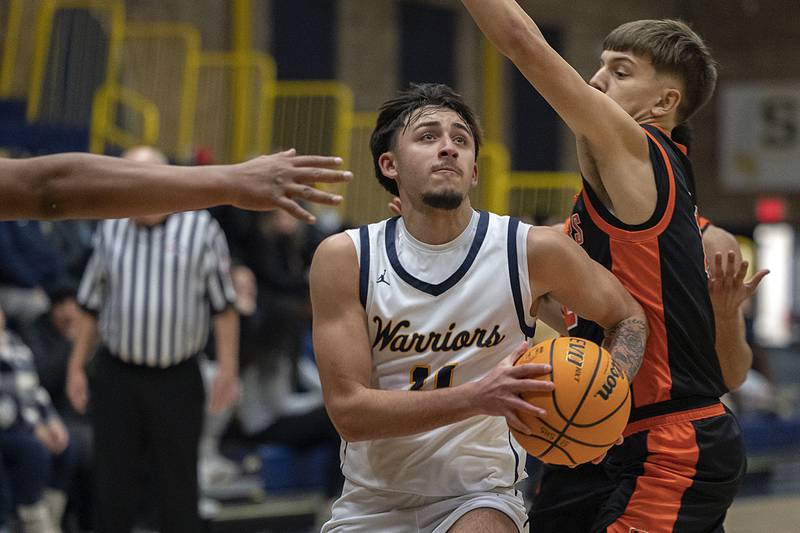 Sterling’s Nico Battaglia eyes the hoop against UT Tuesday, Jan. 14, 2025.