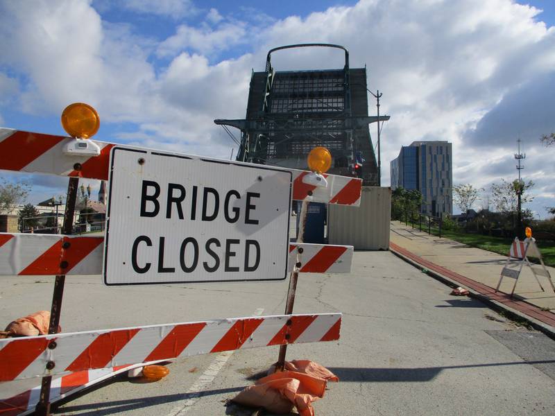 Sign on Jefferson Street in Joliet on Oct. 26, 2021 marks the closure of the Jefferson Street bridge, which has been closed for repairs since June 2020.