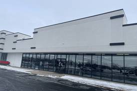 Hampshire couple opens gym in DeKalb