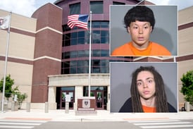 2 Woodstock men, both 18, accused of holding boy at knifepoint, demanding his bike and cellphone