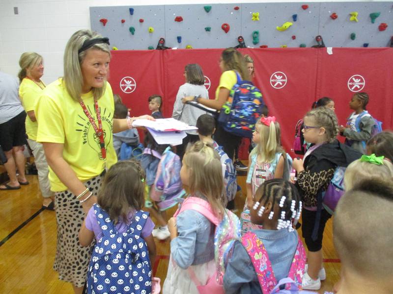 Yorkville School District Y115 kindergarten teacher Cody Pynenberg meets her Circle Center Grade School students on the first day of classes Aug. 25, 2022.