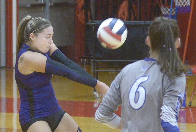 Wilmington’s Skylar Knight  sets to return a spike against Streator in the 1st set Thursday at Streator.