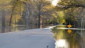 Wind gusts could add erosion risk to Mississippi River flooding