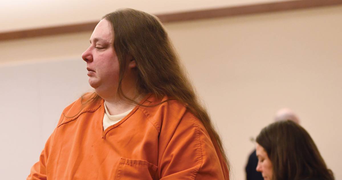 Oregon mom pleads guilty to suffocating 7-year-old son in 2021