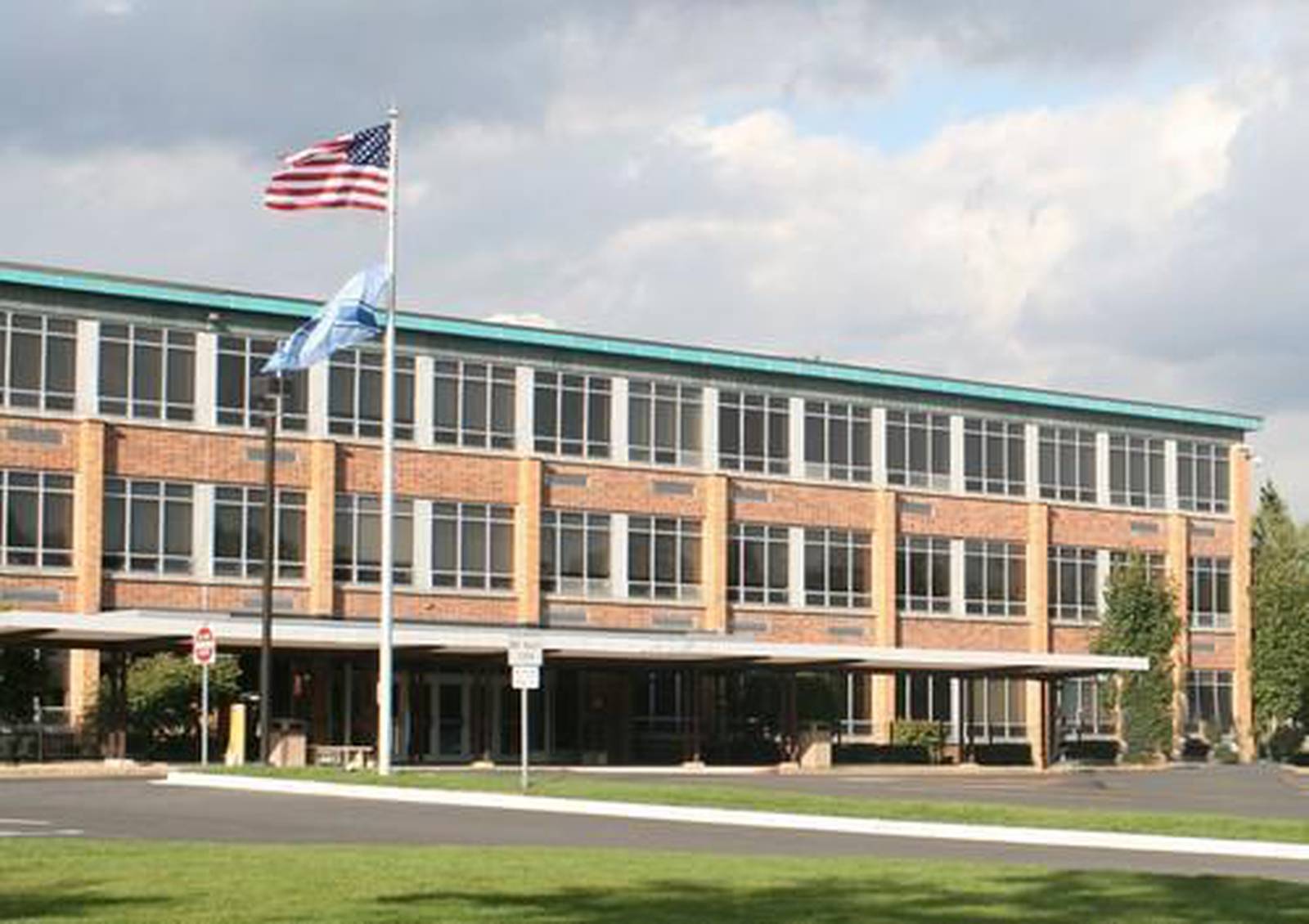 district-99-board-shifts-toward-starting-school-year-with-remote