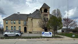 McHenry’s historic Landmark School goes up for sale months before District 15’s year-round program shuts down