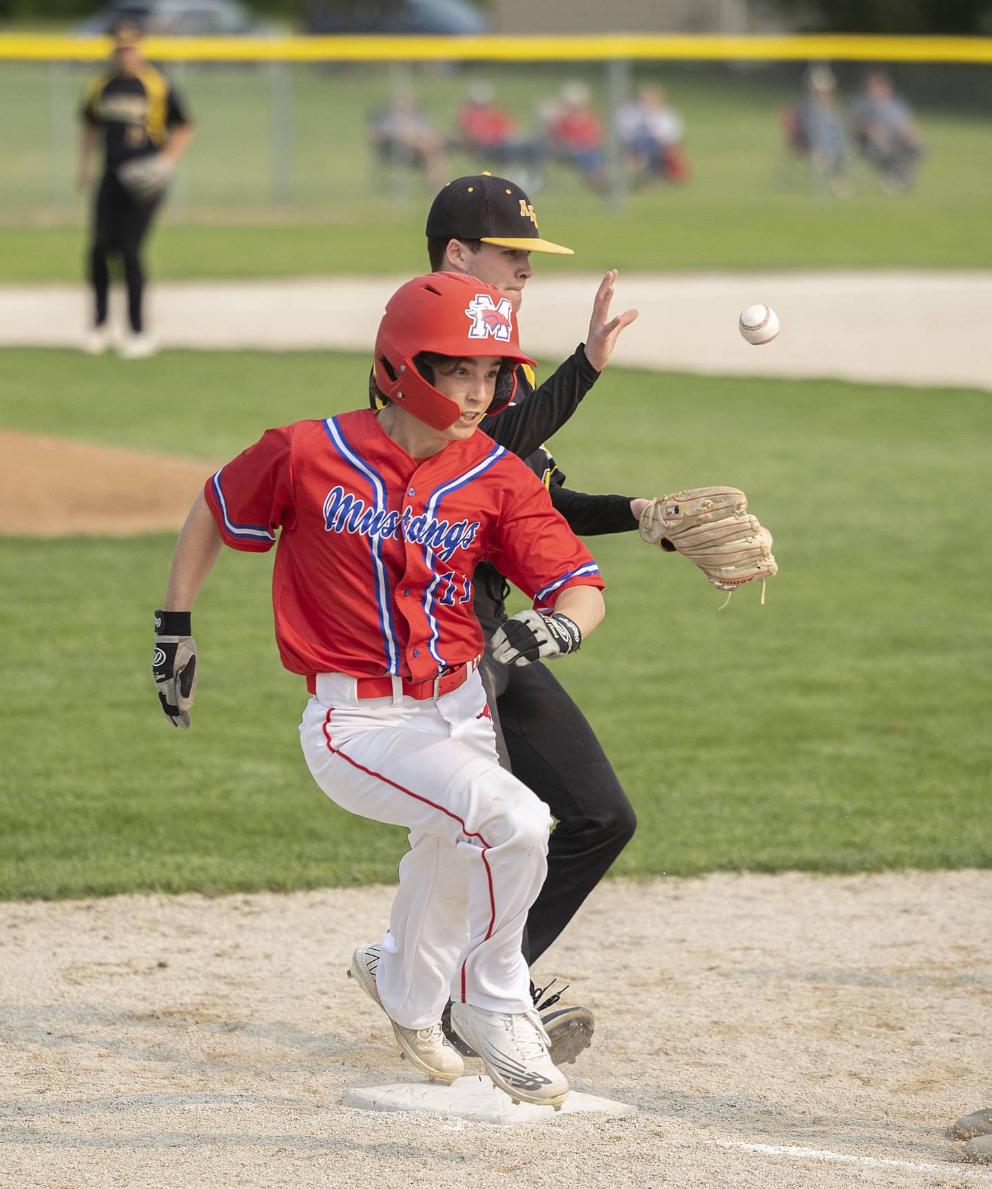 Jake Reed de Morrison bat une erreur contre l'AFC le mercredi 17 mai 2023.