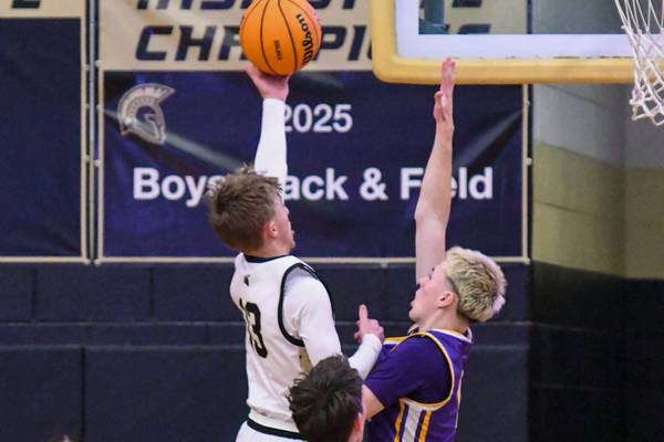 Xander Lewis’ 15 points, defensive effort help Sycamore drop Mendota