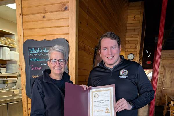 Fritts honors Morrison Happy Joe’s with business highlight award