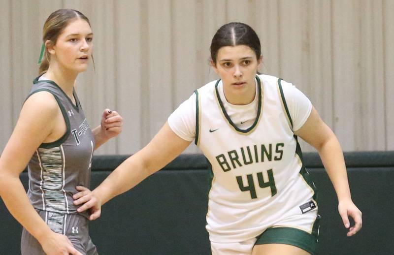 St. Bede's Hana Waszkowiak guards Midland's Jordan Pyles on Thursday, Dec. 4, 2025 at St. Bede Academy.
