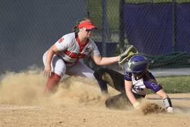 Photos: Bradley-Bourbonnais at Manteno softball