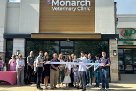 New vet clinic opens in St. Charles