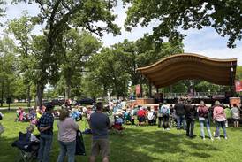 Carnival, live amusement brings crowds to Park Fest in Streator 