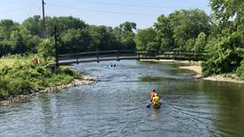 Inaugural El Cardunal Paddle a 6-mile paddle down Fox River