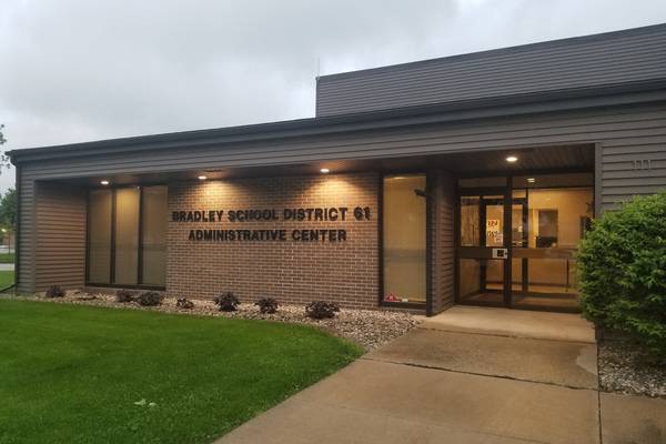 Bradley Elementary Board OKs teachers contract