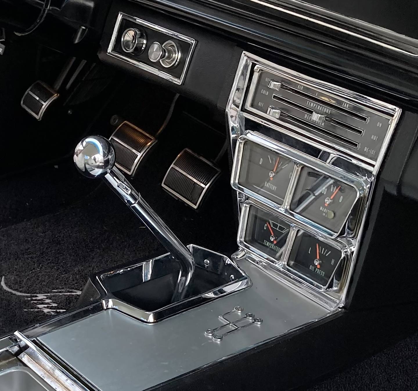 Photos by Steve Rubens - 1966 Impala SS Interior