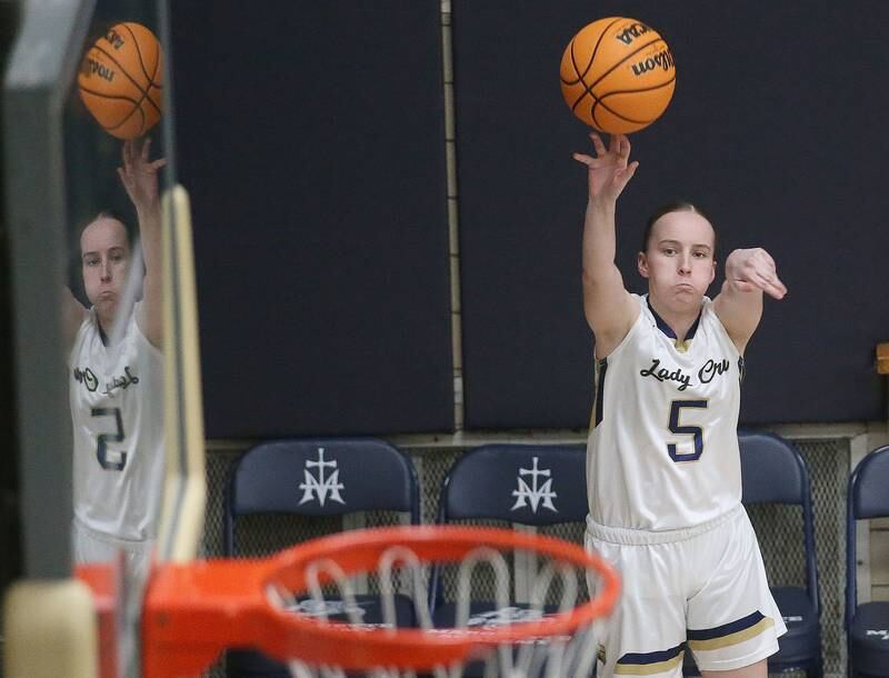Marquette's Chloe Larson shoots a wide-open jump shot against Roanoke-Benson on Thursday, Feb. 6, 2025 in Bader Gym at Marquette High School.