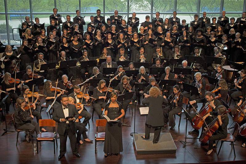 A three-concert Summer Pops Series by Fox Valley Orchestra opens with “FVO Goes West” on Sunday, June 30, 2024 at 3 p.m. at St. Mark’s Lutheran Church, 27 S. Edgelawn Drive in Aurora.