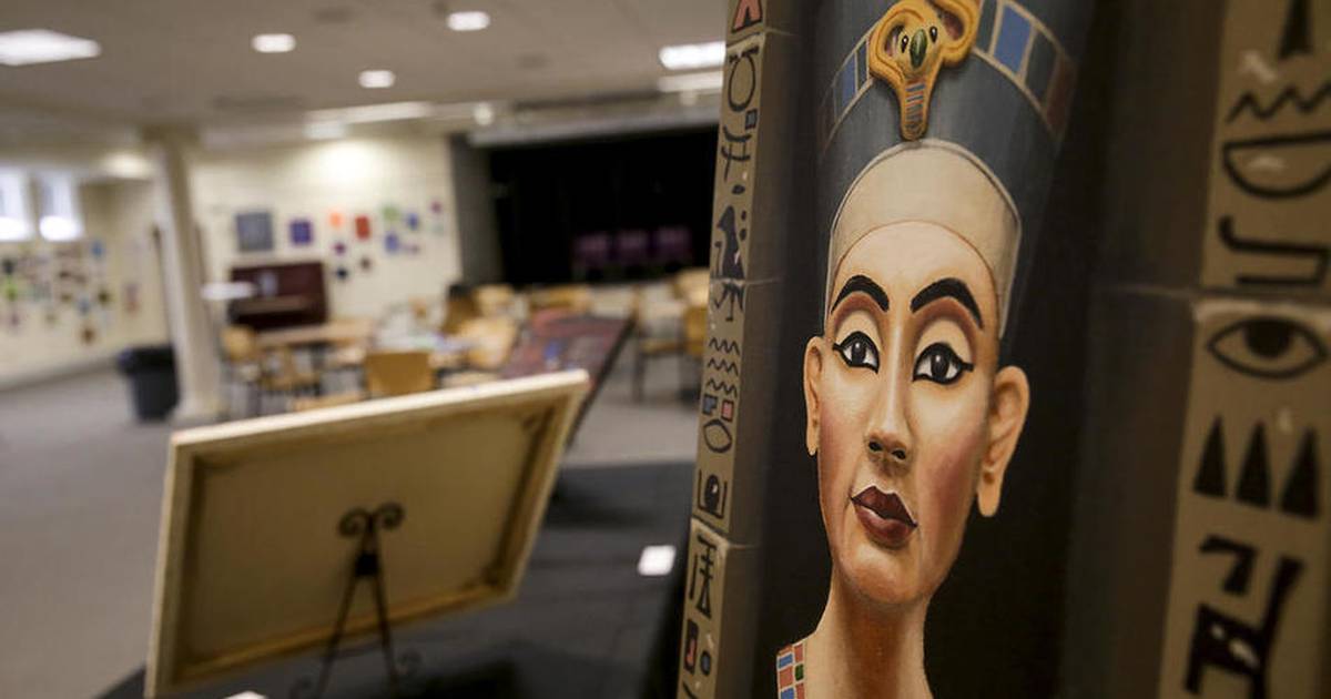 Cornerstone Services artists display and sell their work at Joliet