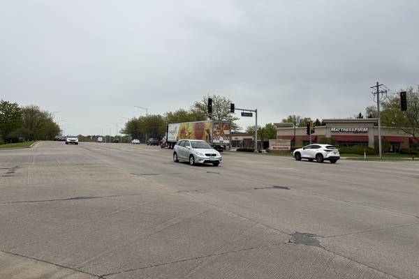 Chicago man charged with DUI after 3-vehicle crash in Crystal Lake, police say 