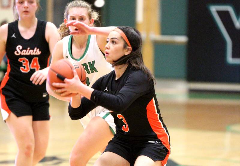 St. Charles East’s Hanna Masud (3) shoots the ball during a game against York in the 11th Annual Thanksgiving Tournament in Elmhurst on Monday, Nov. 14, 2022.