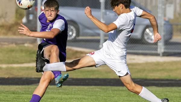 Dixon adds to early lead in win over Oregon