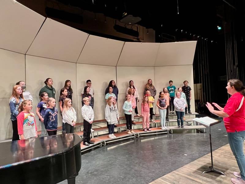 The Illinois Valley Youth Choir will be hosting a public concert 4 p.m. Saturday, Dec. 10, at the Matthiessen Auditorium in La Salle-Peru High School, 541 Chartres St.