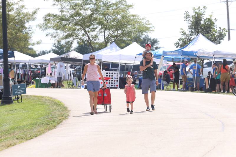Photos Shorewood Crossroads Festival Shaw Local
