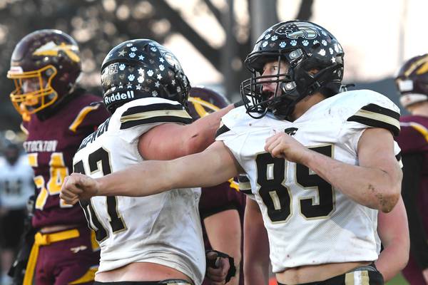 Lena-Winslow avenges regular-season loss to Stockton, earns place in 1A state title game