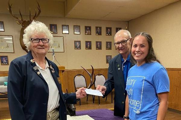 Oglesby Elks donate $1,300 to Rotary exchange student