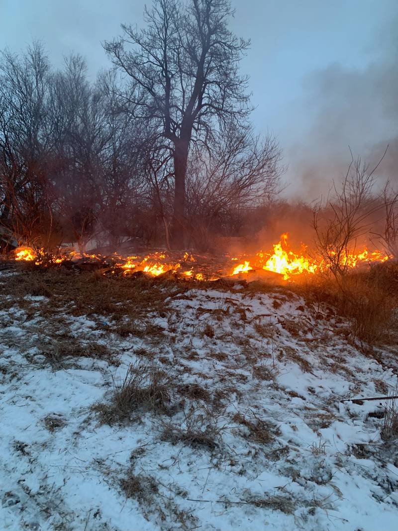 Abandoned building burns down in Joliet Shaw Local