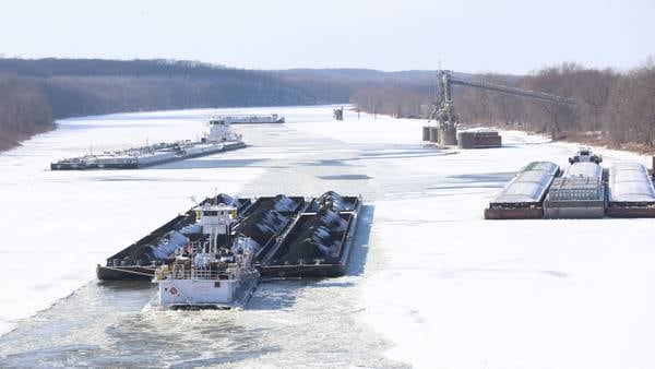 Photos: Illinois Valley rivers, lakes freeze over