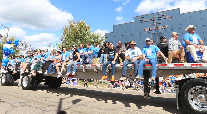 The Princeton High School class of 2015 rides on a float during the 54th annual Homestead Festival parade on Saturday, Sept. 6, 2025 in Princeton.