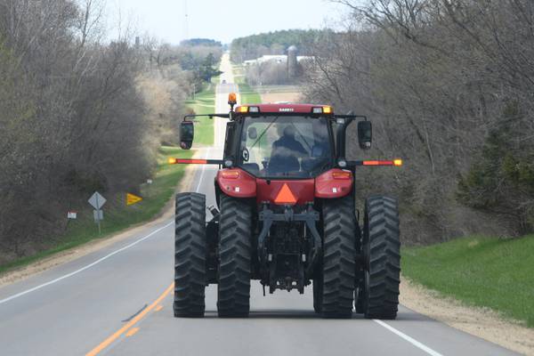 State police remind Illinois drivers about traffic safety during harvest season