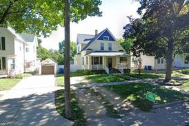 Single-family home built in 1900 sells for $190,000 in Dixon