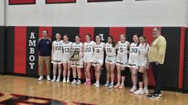 Marquette holds on, beats Dwight 65-56 to win first regional title since 2012