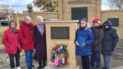 Chief Senachwine DAR Chapter honors Veterans 