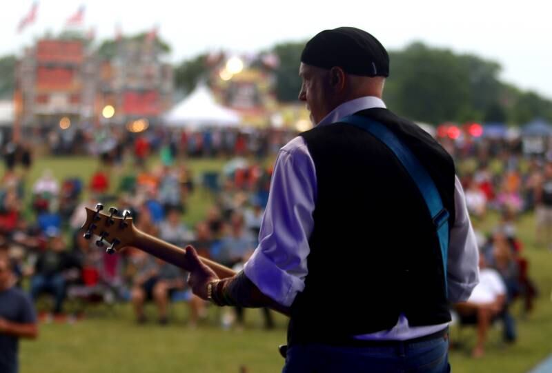 Photos Lake in the Hills Rockin