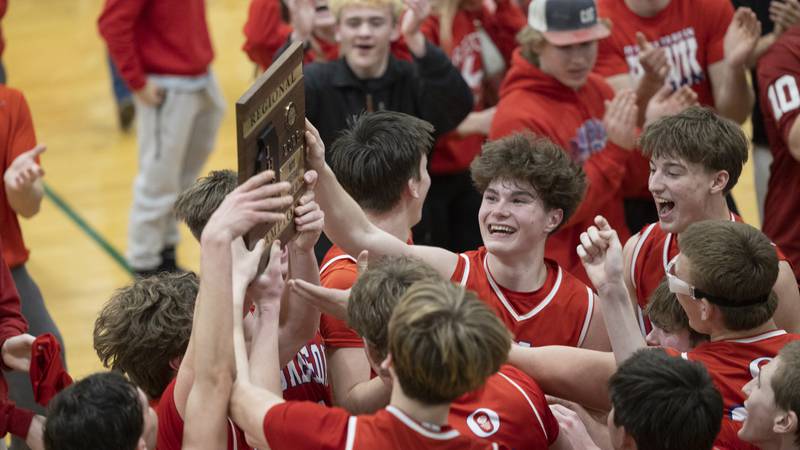 Oregon goes wire-to-wire, tops Mendota for 2A Rock Falls Regional title