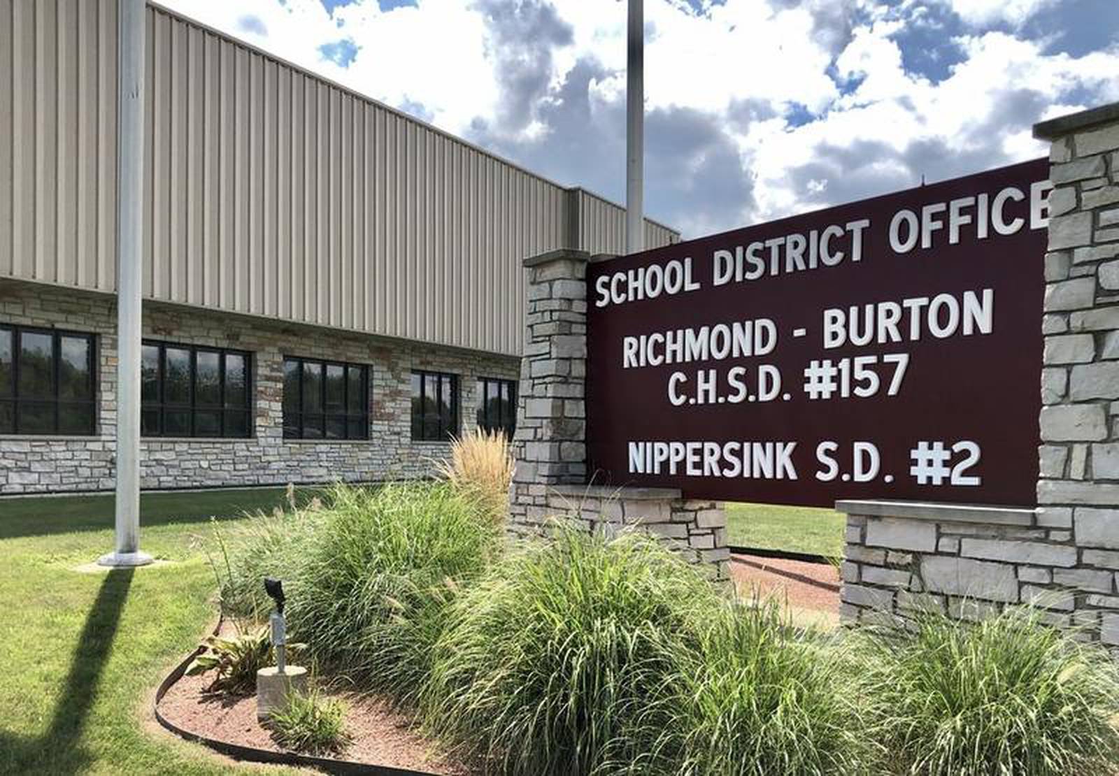 Nippersink School District 2 board approves hybrid transition plans