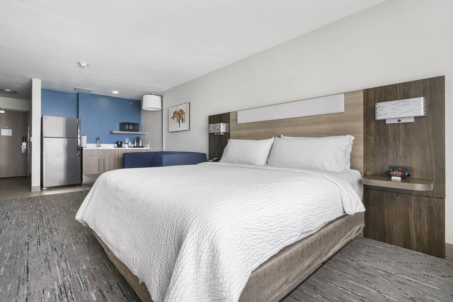 An image of a newly renovated guest room at the Holiday Inn in Peru on Thursday, Oct. 27, 2022.