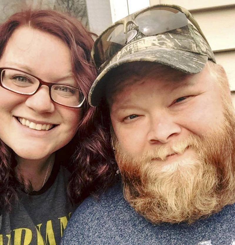 Rob Hicks, seen with his wife Alyssa Hicks, donated a kidney at the age of 21, but just a few years later, his remaining kidney went into failure.