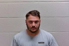 Ex-La Salle County deputy to be detained before trial