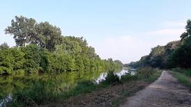 Hike from Bridge 52 to Bridge 56 on Hennepin feeder canal trail 