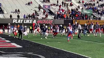 IHSA Class 6A state title game: East St. Louis' Robert Battle scrambles for a touchdown