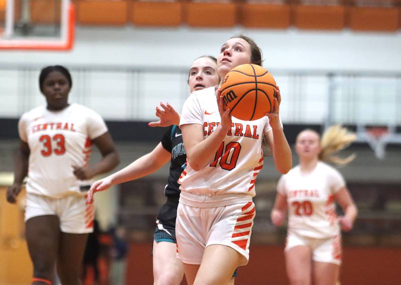 Crystal Lake Central’s Samantha Pottorff heads for the net against Woodstock North in varsity girls basketball on Monday, Jan. 26, 2026, at Crystal Lake Central High School in Crystal Lake.