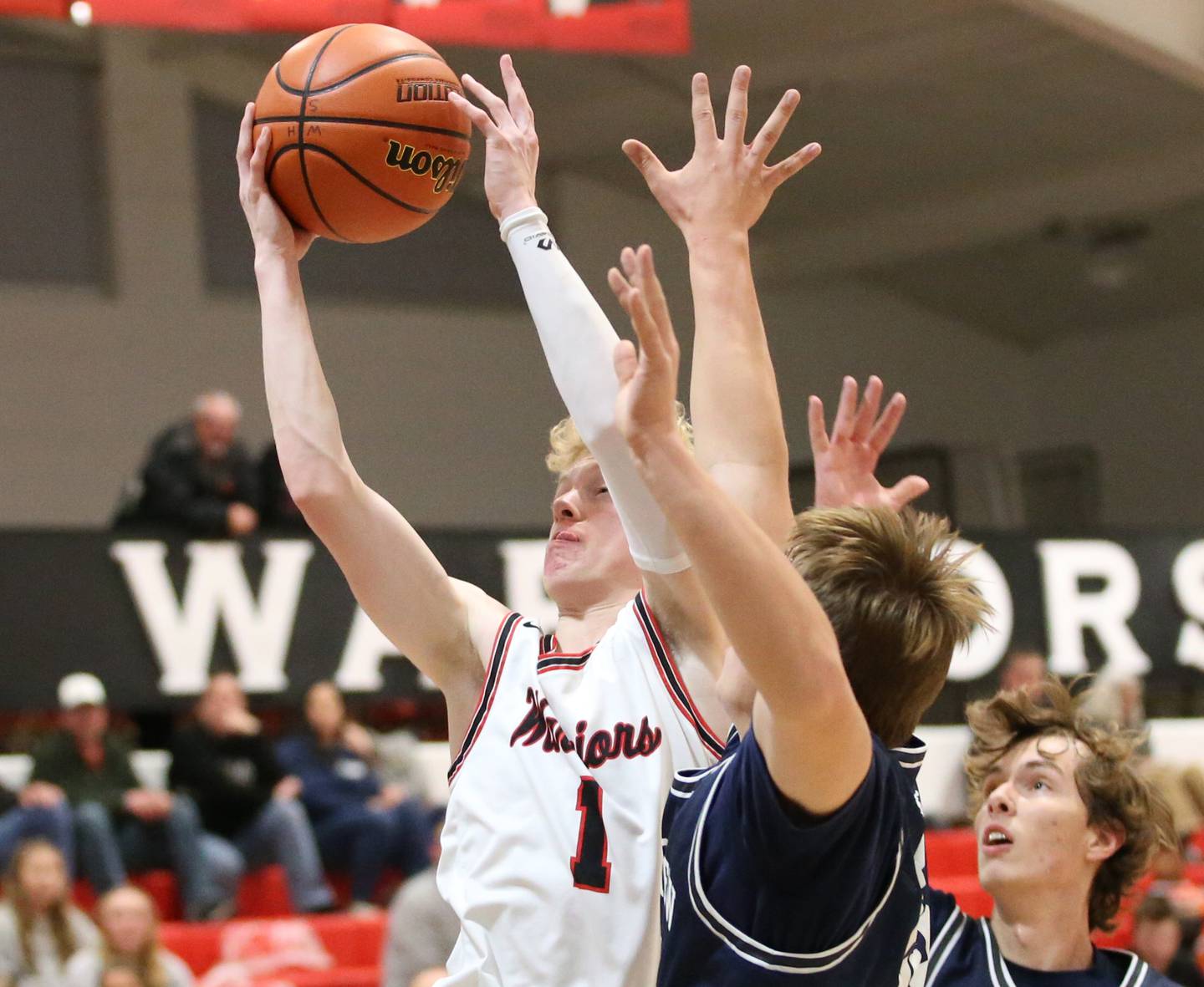 Woodland's Connor Dodge (1) cuts in for a shot against Ridgeview during the Route 17 Thanksgiving Classic on Tuesday, Nov. 22, 2022, in rural Streator.