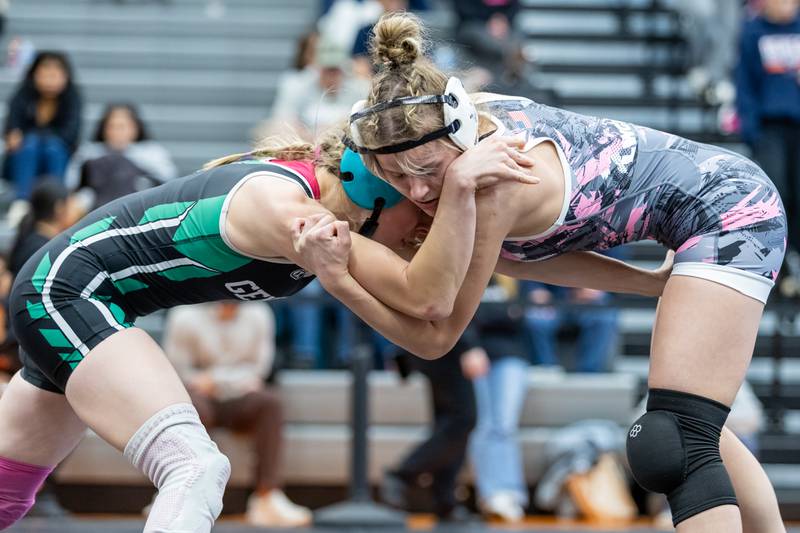 Geneseo’s Lydia King and Lincoln-Ways Zoe Dempsey compete in the 120 lb finals during the Minooka Girls Wrestling Thanksgiving Throwdown competition at Minooka High School on Nov. 26, 2026.