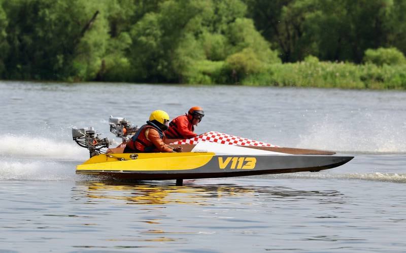 Kyle Deptula of Granville Ohio, races during the APBA Pro National Boat Races on Sunday, July 27, 2025 in DePue.